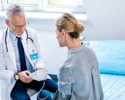 试管婴儿：承载着家庭的希望与情感的考验